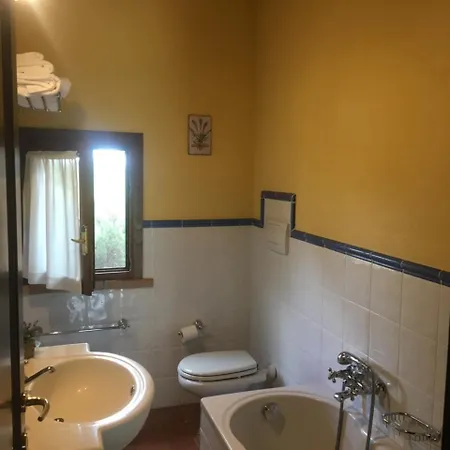 Ledonia Pensión Montaione